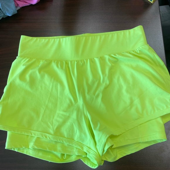 Fabletics running shorts - Picture 2 of 3